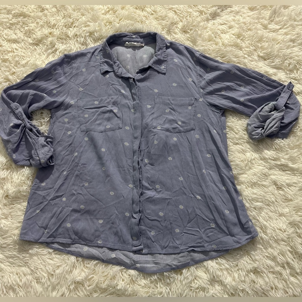 Hippie Rose women’s button down shirt | Small, Blue, Daisy print